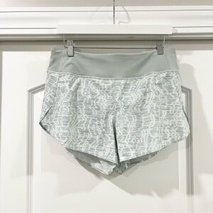 Athleta Light Gray Patterned Women's Athletic Shorts Size M